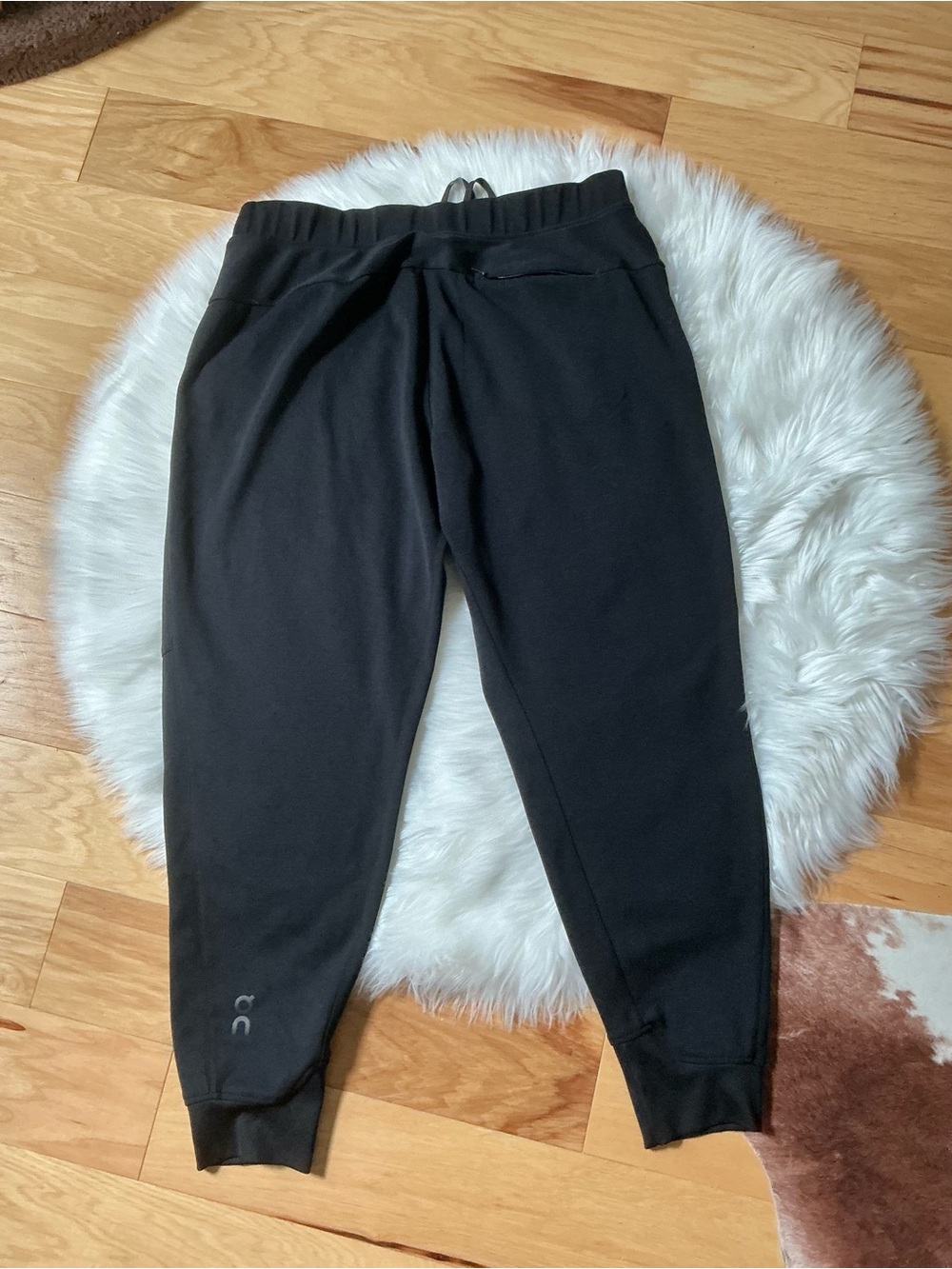 On Running Black Men's Joggers with Drawstring Waist Size XXL - Picture 3 of 6